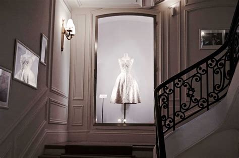 dentro dior channel4|House of Dior: TODAY gets an exclusive tour inside.